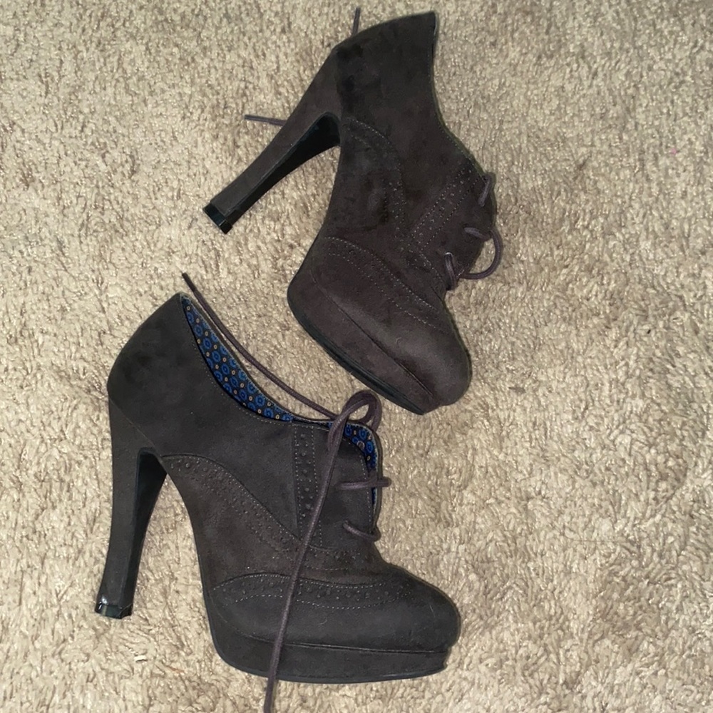 Gray, Lace front, heels